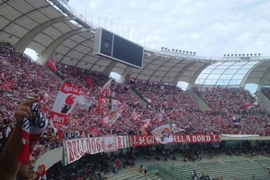 La curva Nord contro lo Spezia. <span>Foto Endy Monachino</span>