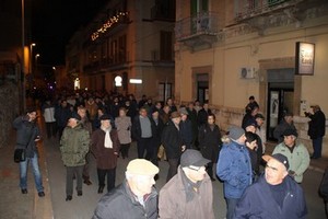 Il corteo contro l'ampliamento della discarica