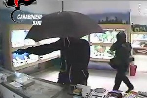 La rapina al Compro Oro di Molfetta