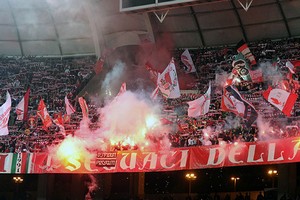 La Curva Nord durante la sfida con la Salernitana