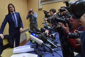 Raffaele Sollecito davanti ai giornalisti