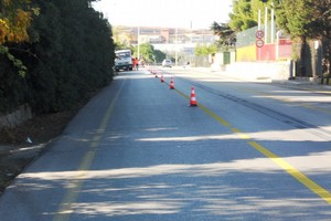 Strisce gialle e carreggiata ridotta sulla ex 16 Adriatica. <span>Foto Gianluca Battista</span>