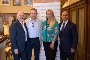 Foto di gruppo al termine della presentazione