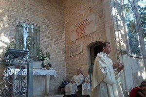 Un momento della celebrazione al Casale di Corsignano. <span>Foto Giuseppe Dalbis</span>