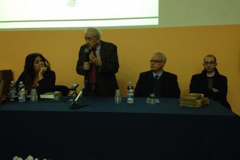 Il prof. Sabatini durante il suo intervento. <span>Foto Marzia Morva</span>