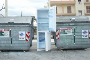 Il frigorifero abbandonato