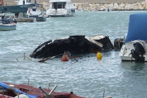La barca incendiata