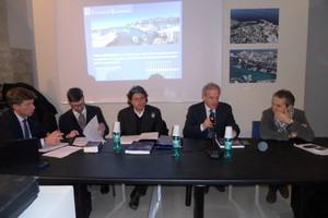 Elio Sannicandro apre la serata. <span>Foto Gianluca Battista</span>