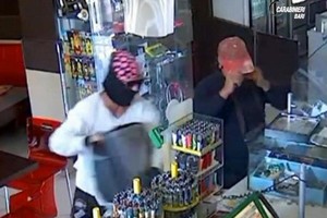 La rapina al bar Ideal a Molfetta