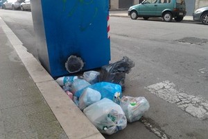 rifiuti abbandonati