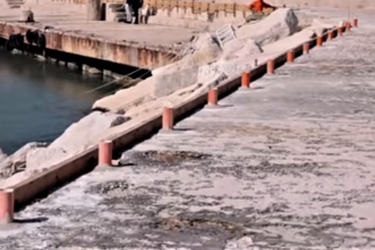 Lavori al molo di Ponente