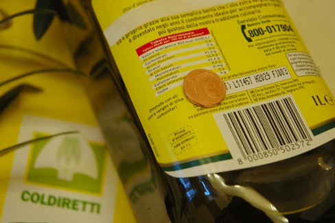 Via la scadenza dall'olio d'oliva