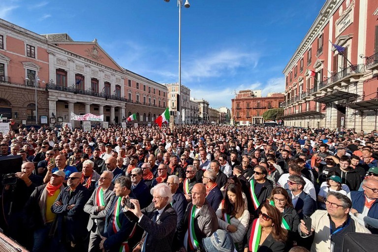 Olivicoltori in piazza a Bari. <span>Foto Ufficio stampa </span>