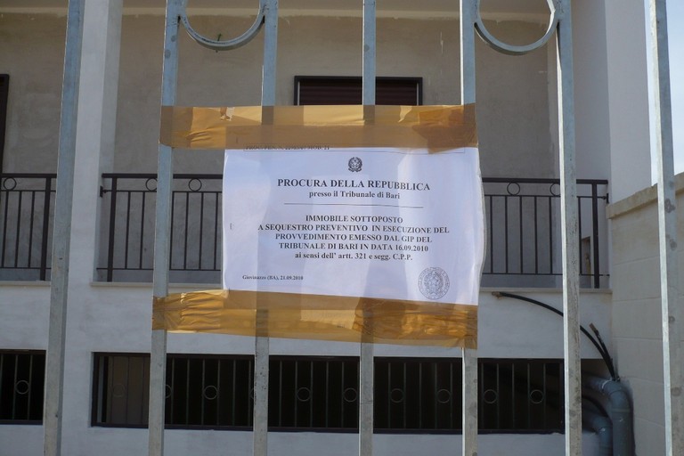 I sigilli alla zona artigianale D1.1