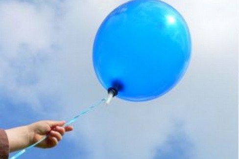 Palloncini blu voleranno nei plessi della Buonarroti e della San Giovanni Bosco