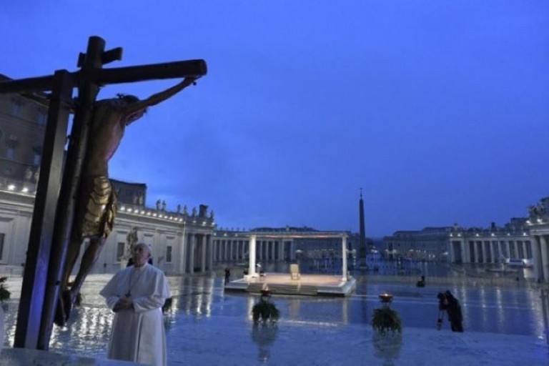 Il Papa in piazza San Pietro