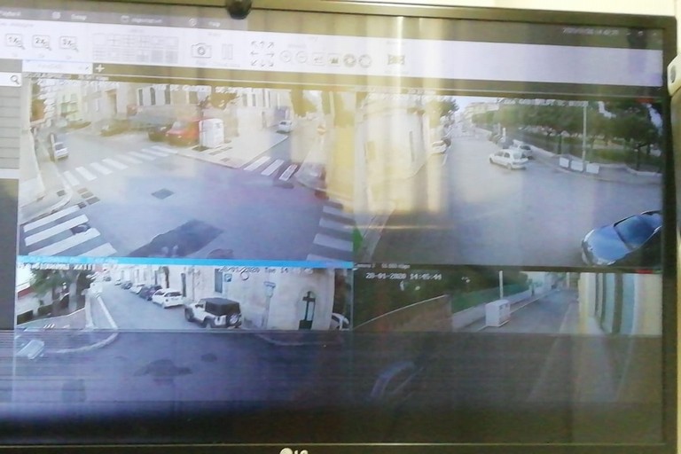 Telecamere puntate sulla 