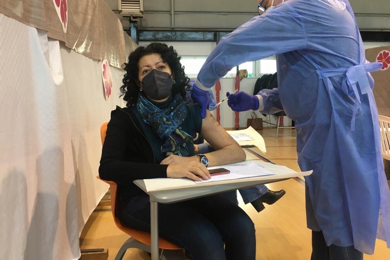 Marzia Morva riceve il vaccino AstraZeneca