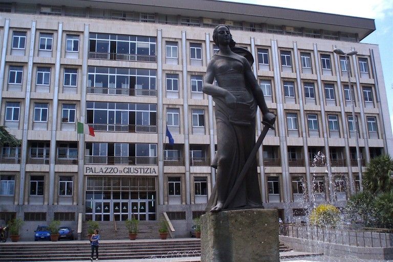 Il Tribunale di Bari