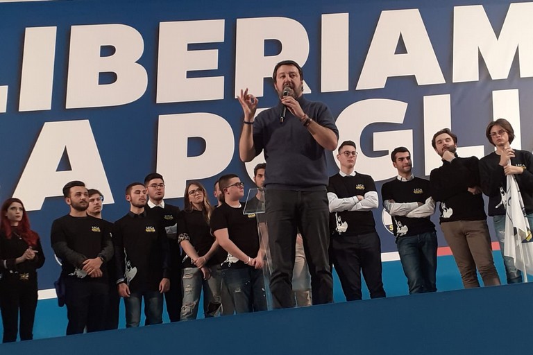 Salvini sul palco barese