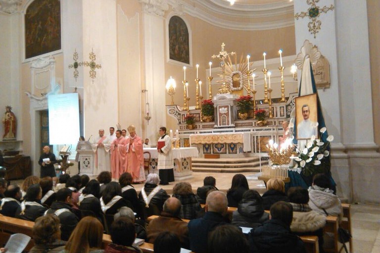 Mons.Cornacchia durante la celebrazione. <span>Foto Parrocchia San Domenico</span>