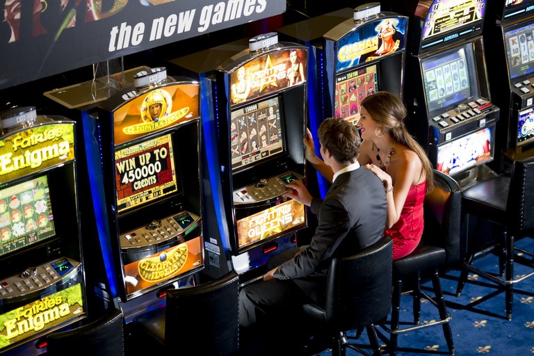 Una slot machine