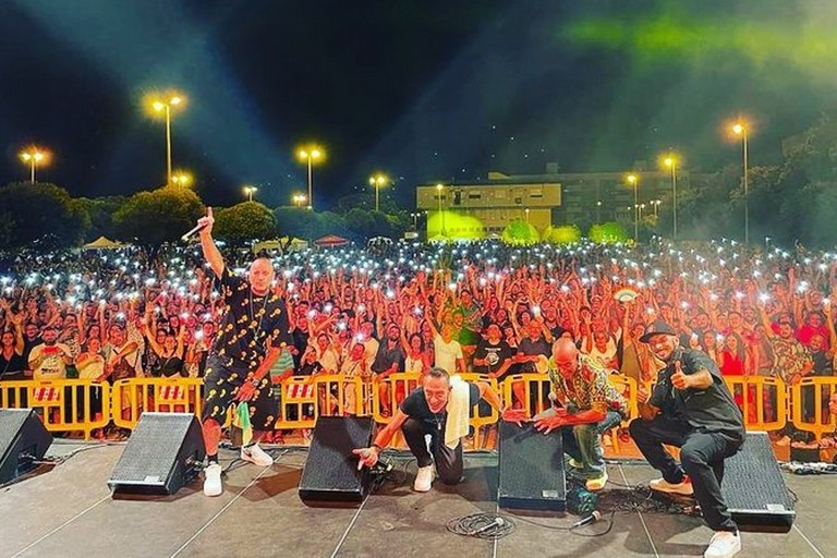 Panini e Sud Sound System: la Sagra fa il pienone