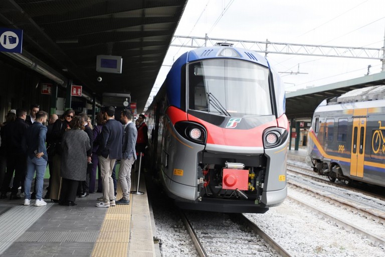 treno elettrico di nuova generazione