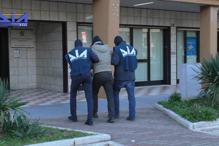 Gli arresti della Direzione Investigativa Antimafia