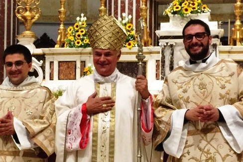 don Dario e don Antonio con Mons. Cornacchia