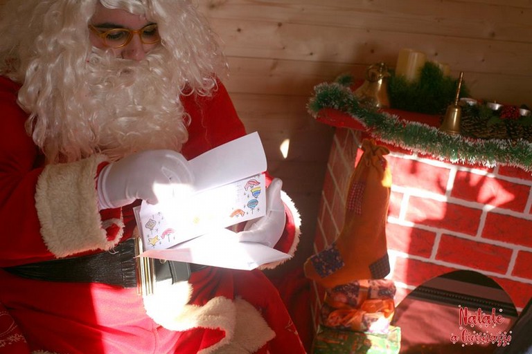 Babbo Natale nella sua Casetta del Dono