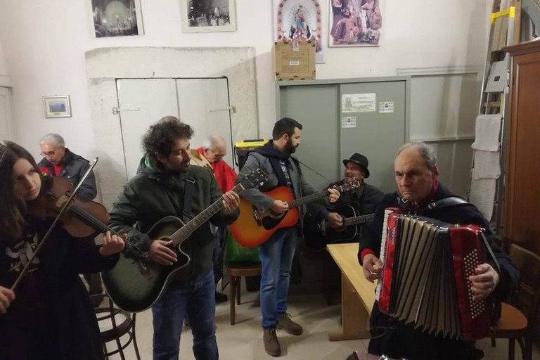 Vito Tridente con la sua fisarmonica