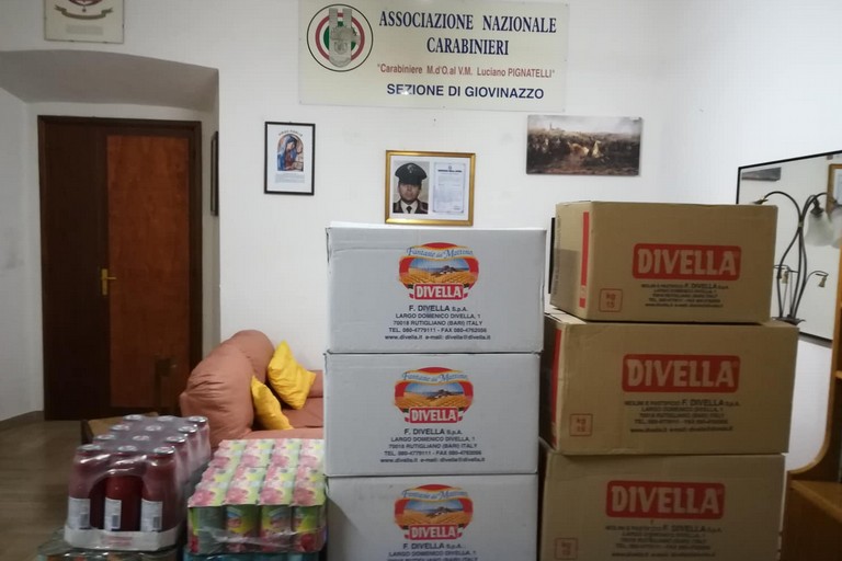 I viveri nella sede dell'ANC
